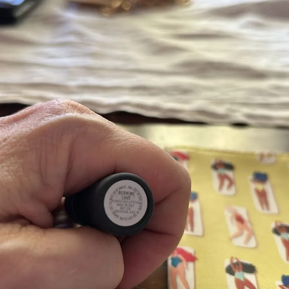 Mac Full size lipstick burning love NeW Ipsy bag